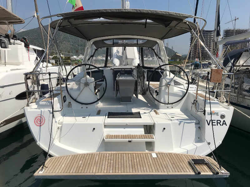 Oceanis 41.1 - Yacht Charter Follonica & Boat hire in Italy Tuscany Follonica Marina di Scarlino 2
