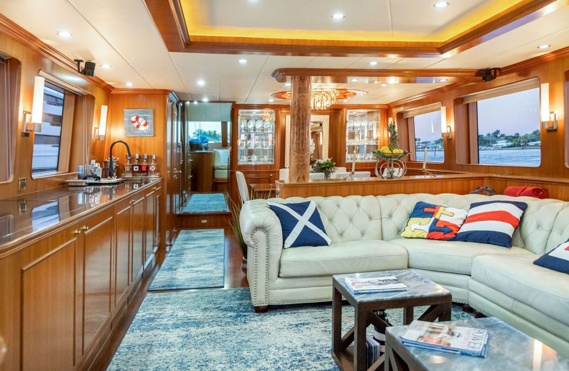 LEXINGTON - Yacht Charter Chesapeake Bay & Boat hire in US East Coast & Bahamas 2