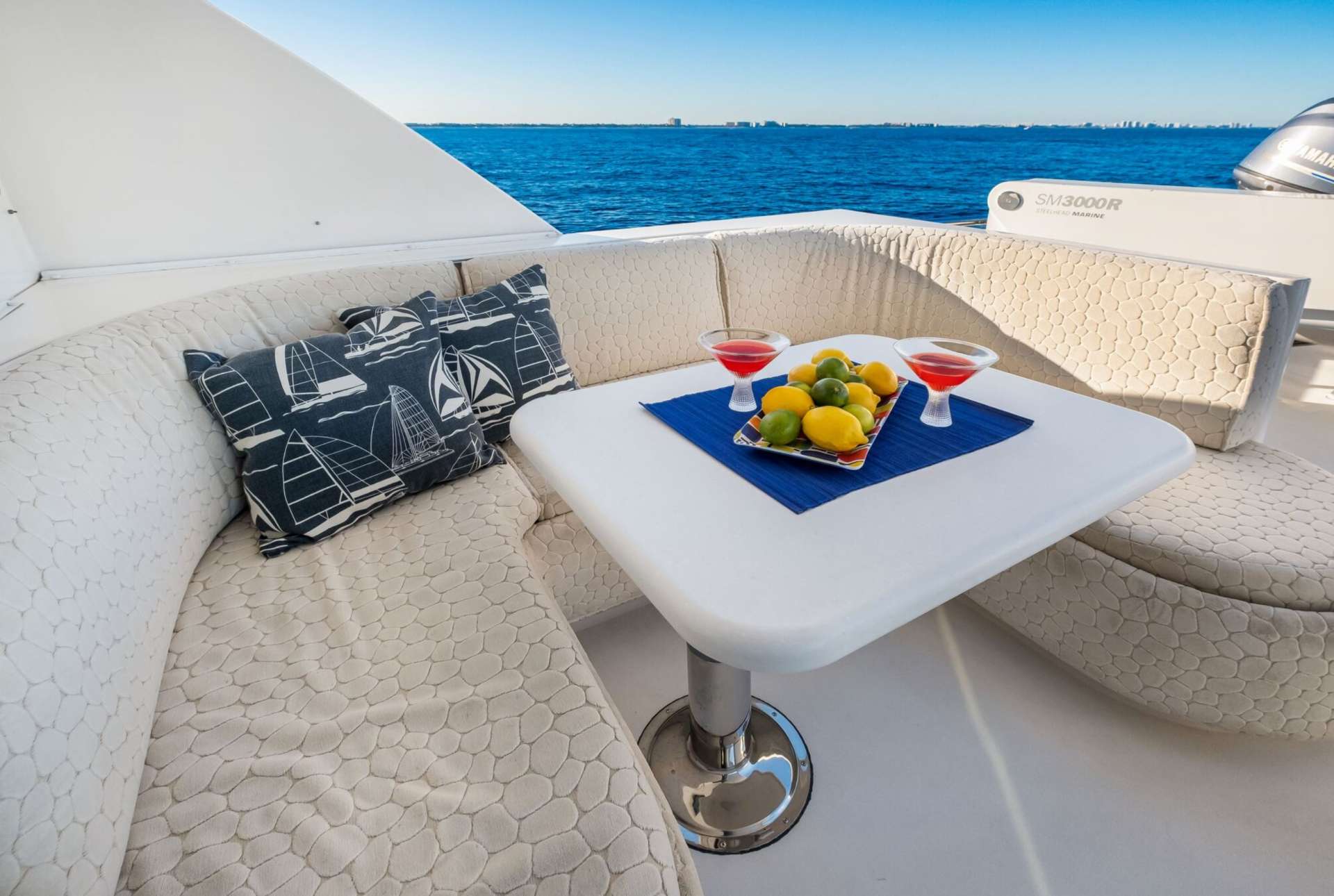 LEXINGTON - Yacht Charter Annapolis & Boat hire in US East Coast & Bahamas 5