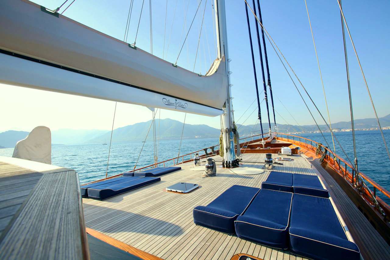 QUEEN OF DATCA - Yacht Charter Solta & Boat hire in East Mediterranean 5