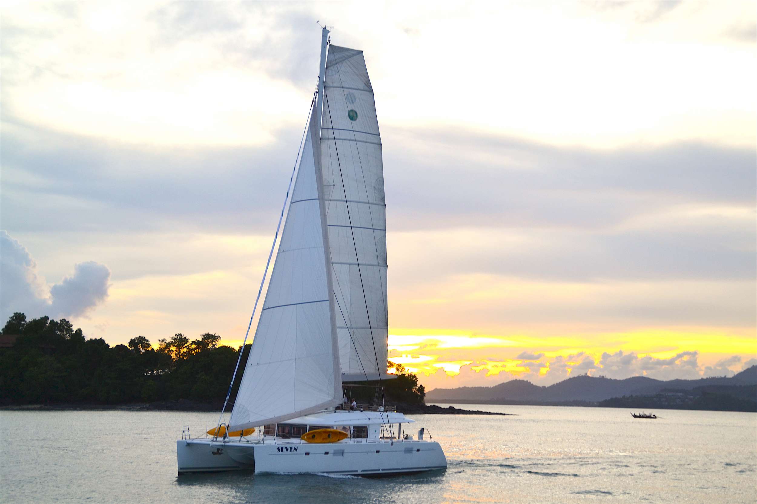 00SEVEN - Yacht Charter Koh Samui & Boat hire in SE Asia 2