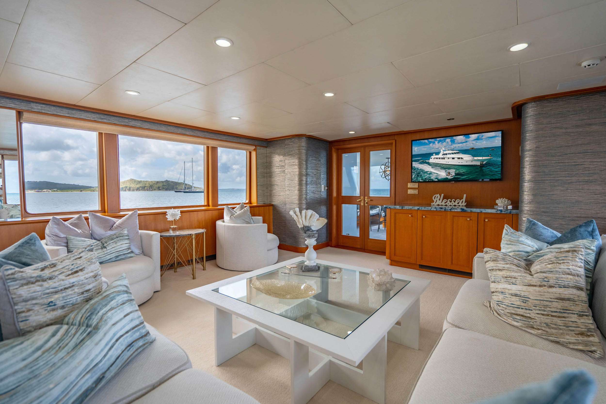 CRESCENDO IV - Yacht Charter Lake Champlain & Boat hire in US East Coast & Bahamas 4