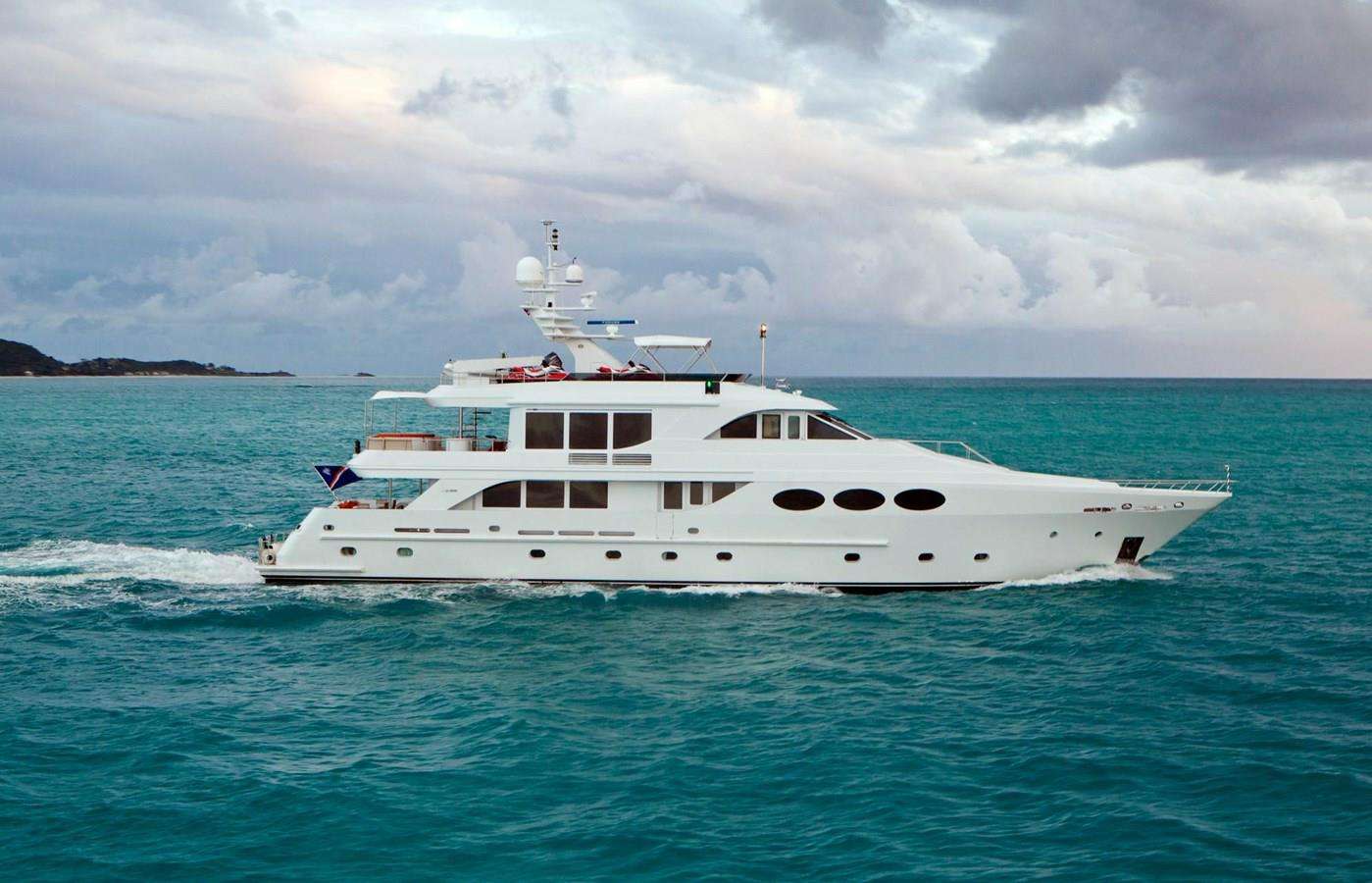LAST CALL - Yacht Charter Canada & Boat hire in Alaska, Bahamas, Mexico 1