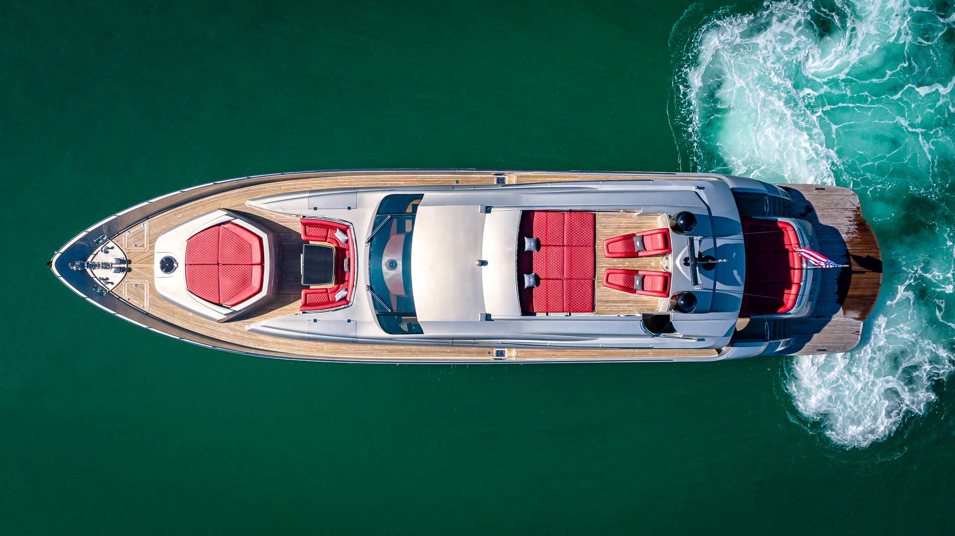 Regal - Motor Boat Charter USA & Boat hire in Florida & Bahamas 4