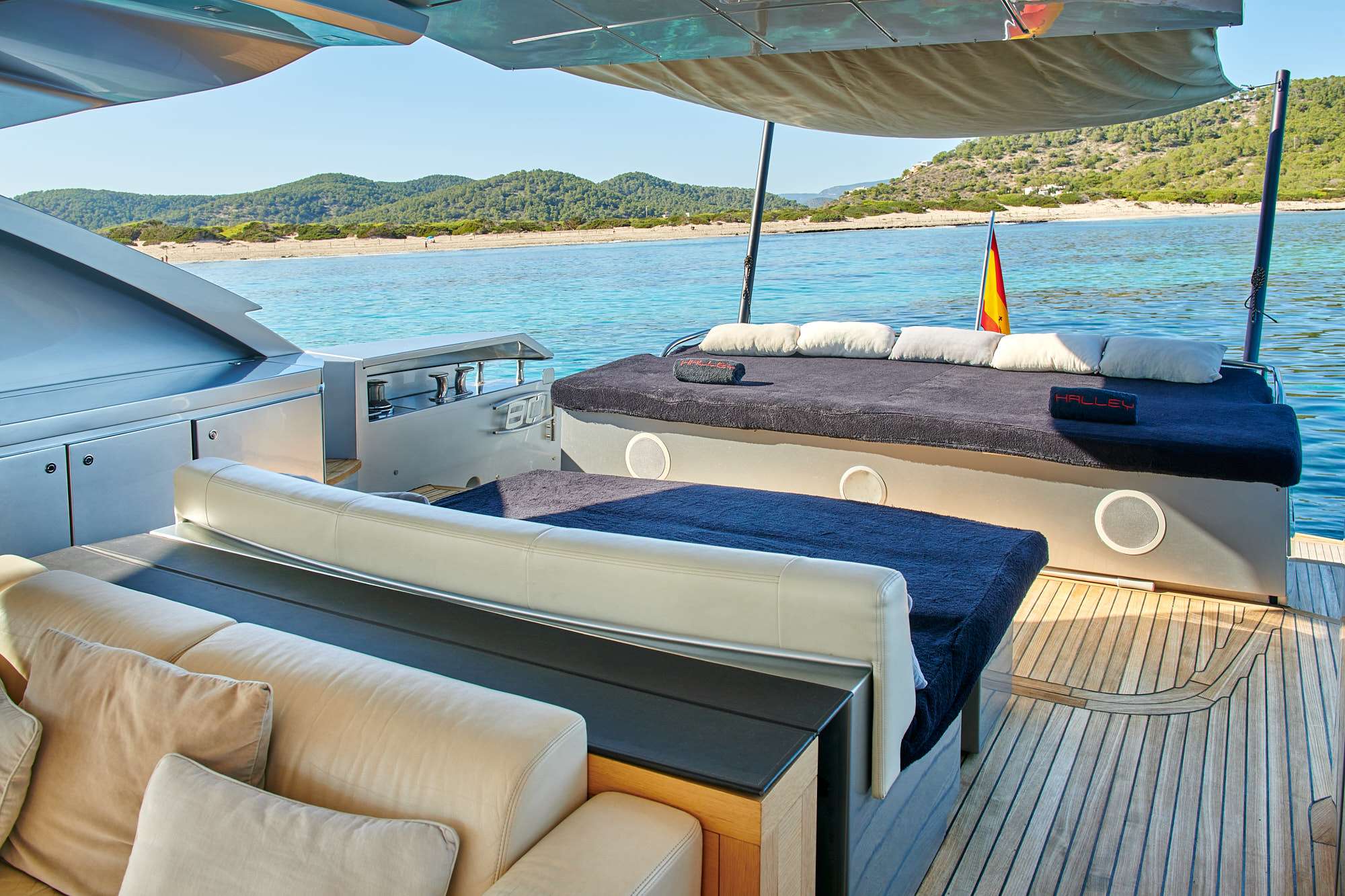 HALLEY - Yacht Charter El Masnou & Boat hire in Balearics & Spain 5