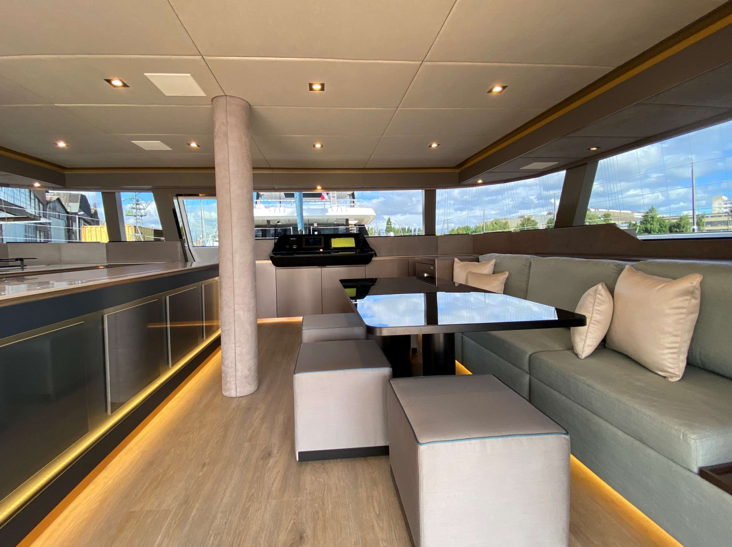 SUNBREEZE - Yacht Charter Cambrils & Boat hire in Balearics & Spain 3