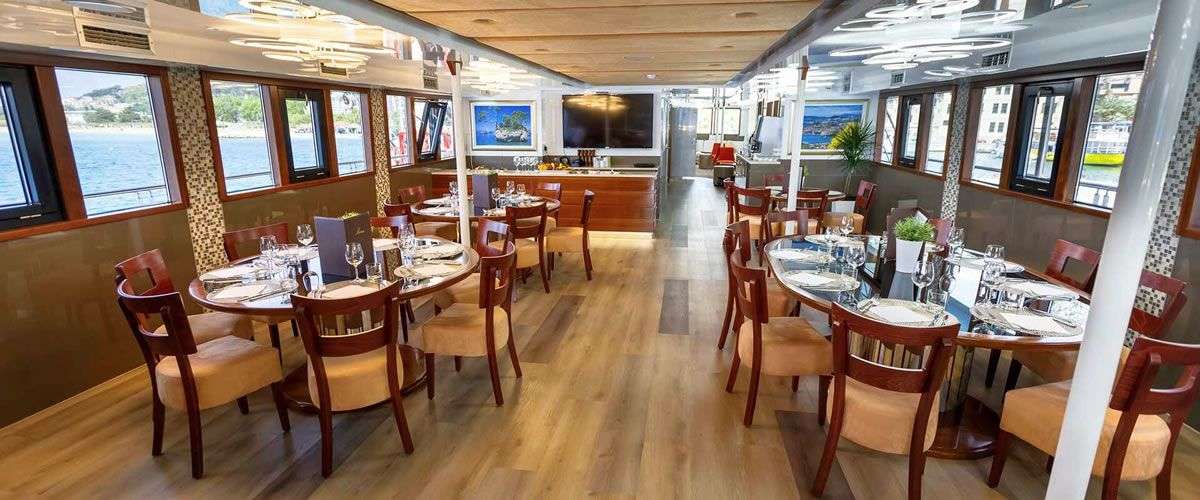 QUEEN ELEGANZA - Yacht Charter Tribunj & Boat hire in Croatia 3