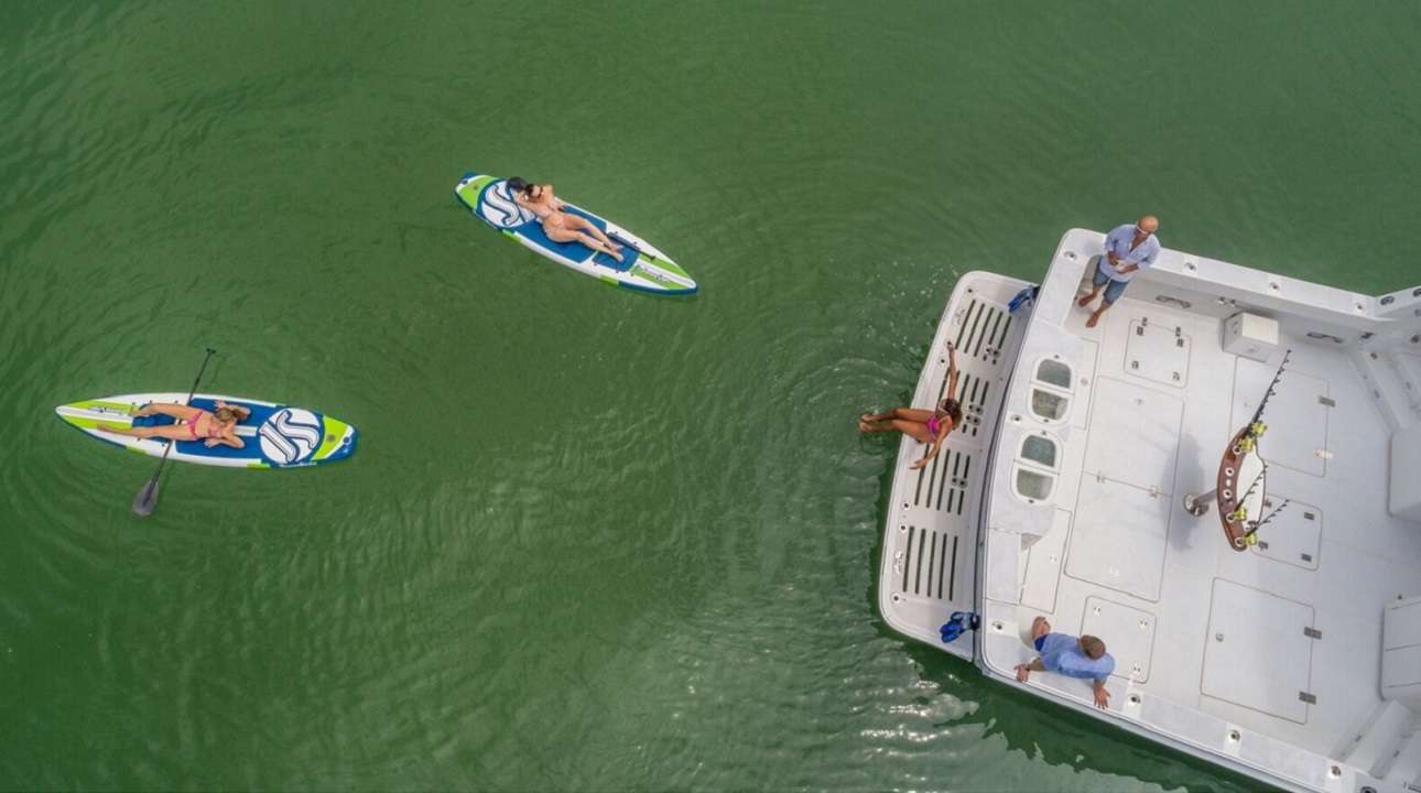 ANDIAMO - Motor Boat Charter USA & Boat hire in Florida & Bahamas 5