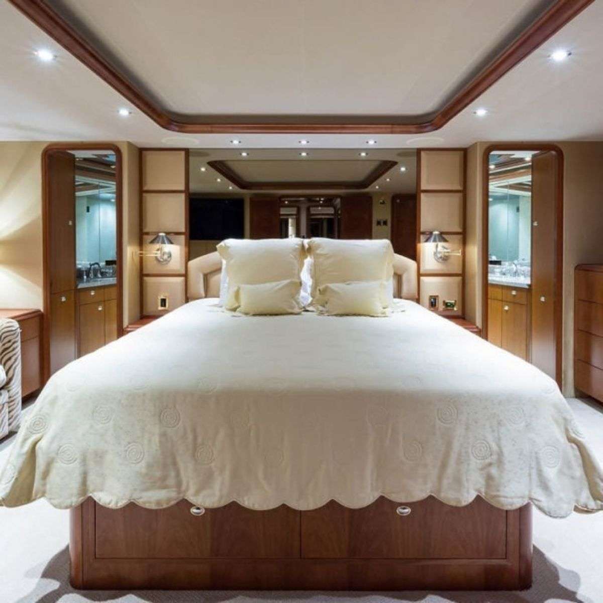 Natural 9 - Yacht Charter New England & Boat hire in US East Coast & Bahamas 6