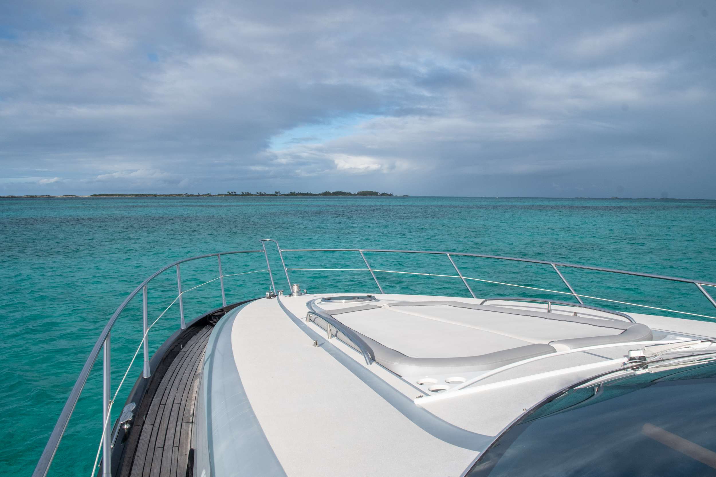 Flight Risk - Motor Boat Charter Bahamas & Boat hire in Bahamas 4