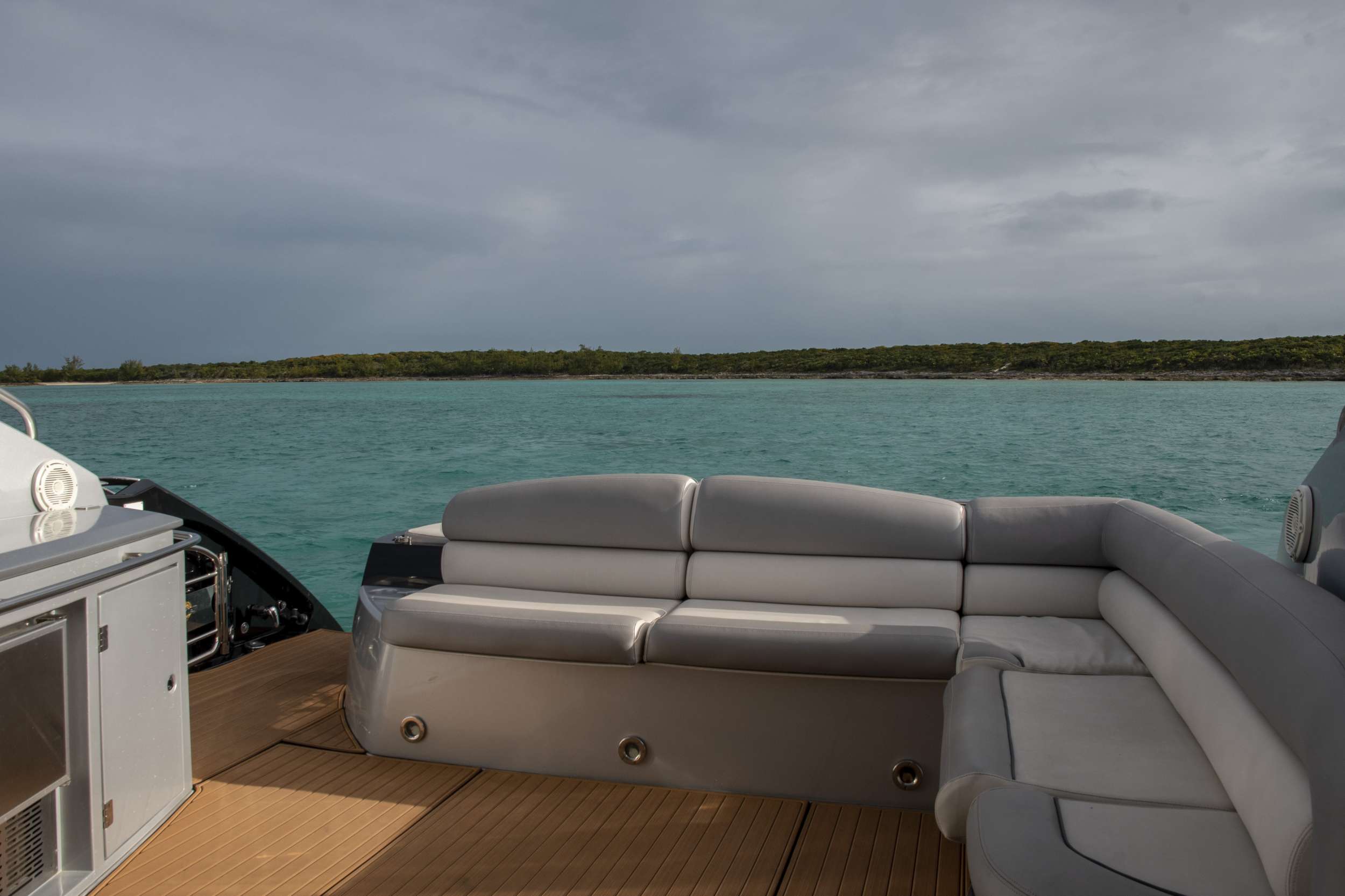 Flight Risk - Motor Boat Charter Bahamas & Boat hire in Bahamas 5