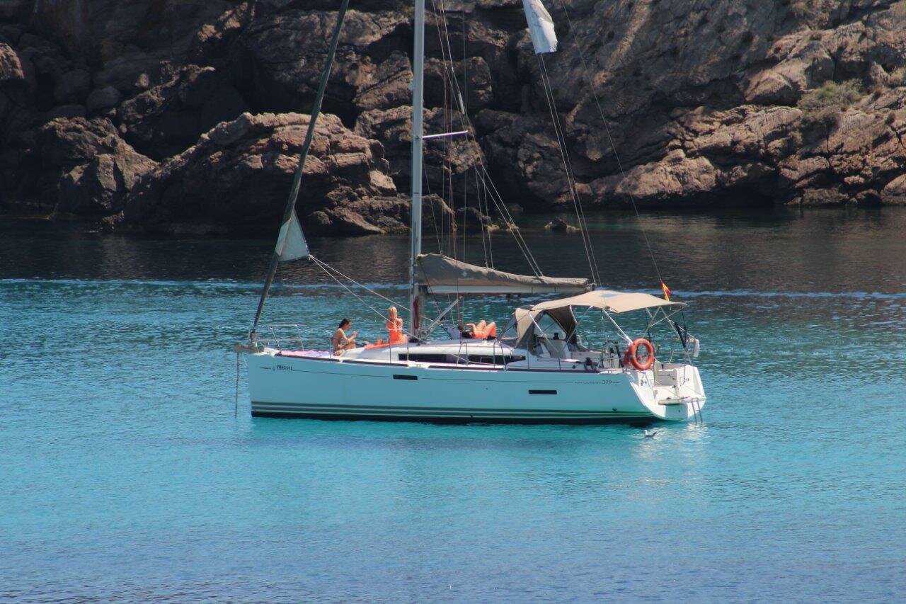 Sun Odyssey 379 - Yacht Charter San Miguel de Abona & Boat hire in Spain Canary Islands Tenerife San Miguel de Abona Marina San Miguel 4