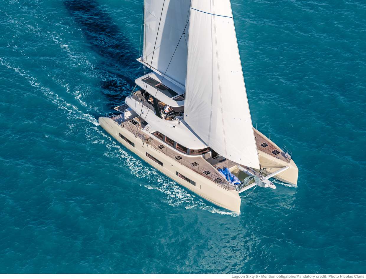 WHITE CAPS - Yacht Charter Achillio & Boat hire in Greece 1
