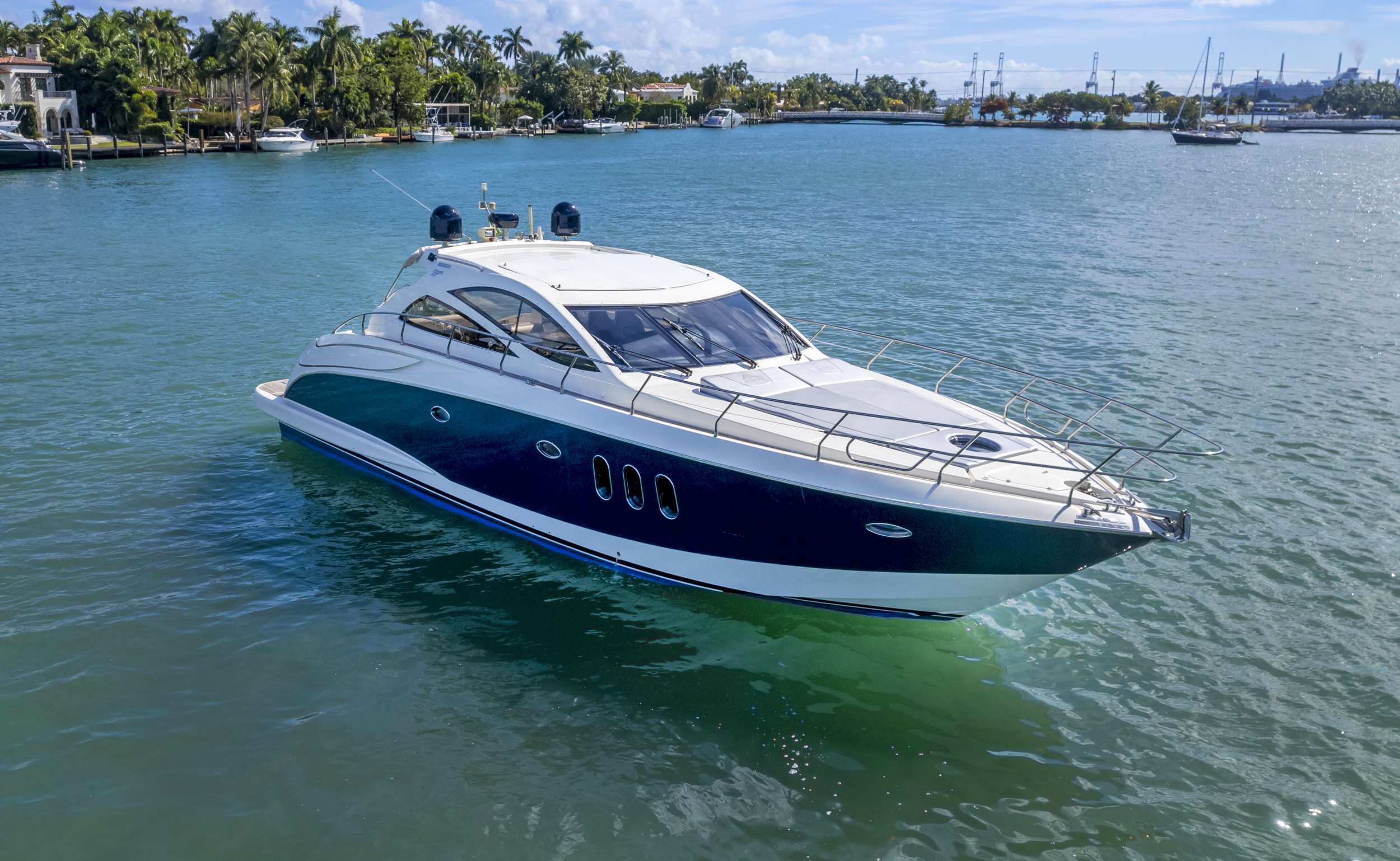 Diva - Motor Boat Charter USA & Boat hire in Florida & Bahamas 1