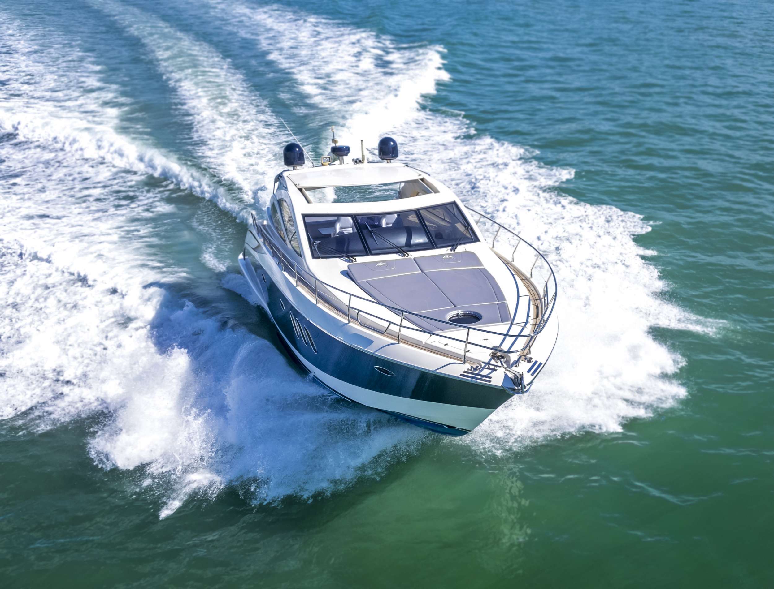 Diva - Yacht Charter Miami & Boat hire in Florida & Bahamas 4