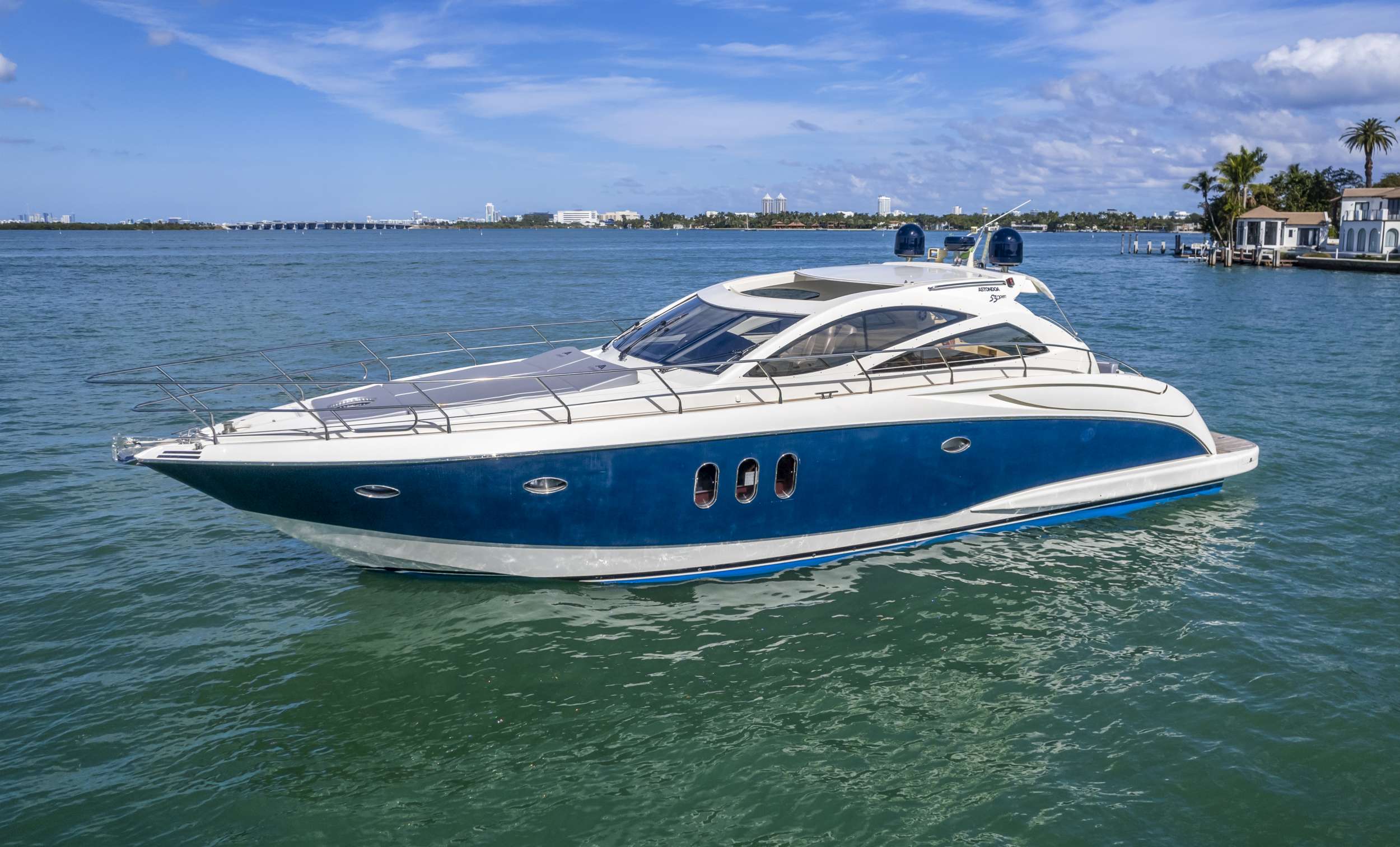 Diva - Yacht Charter Miami & Boat hire in Florida & Bahamas 6