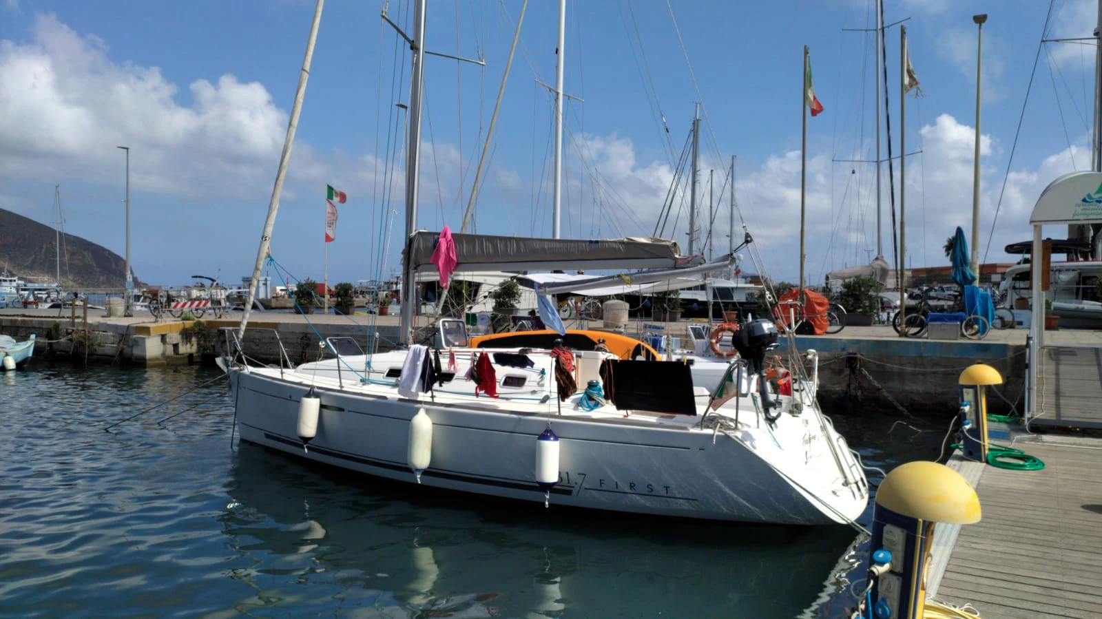 First 31.7 - Yacht Charter Marsala & Boat hire in Italy Sicily Aegadian Islands Marsala Marsala Marina 5