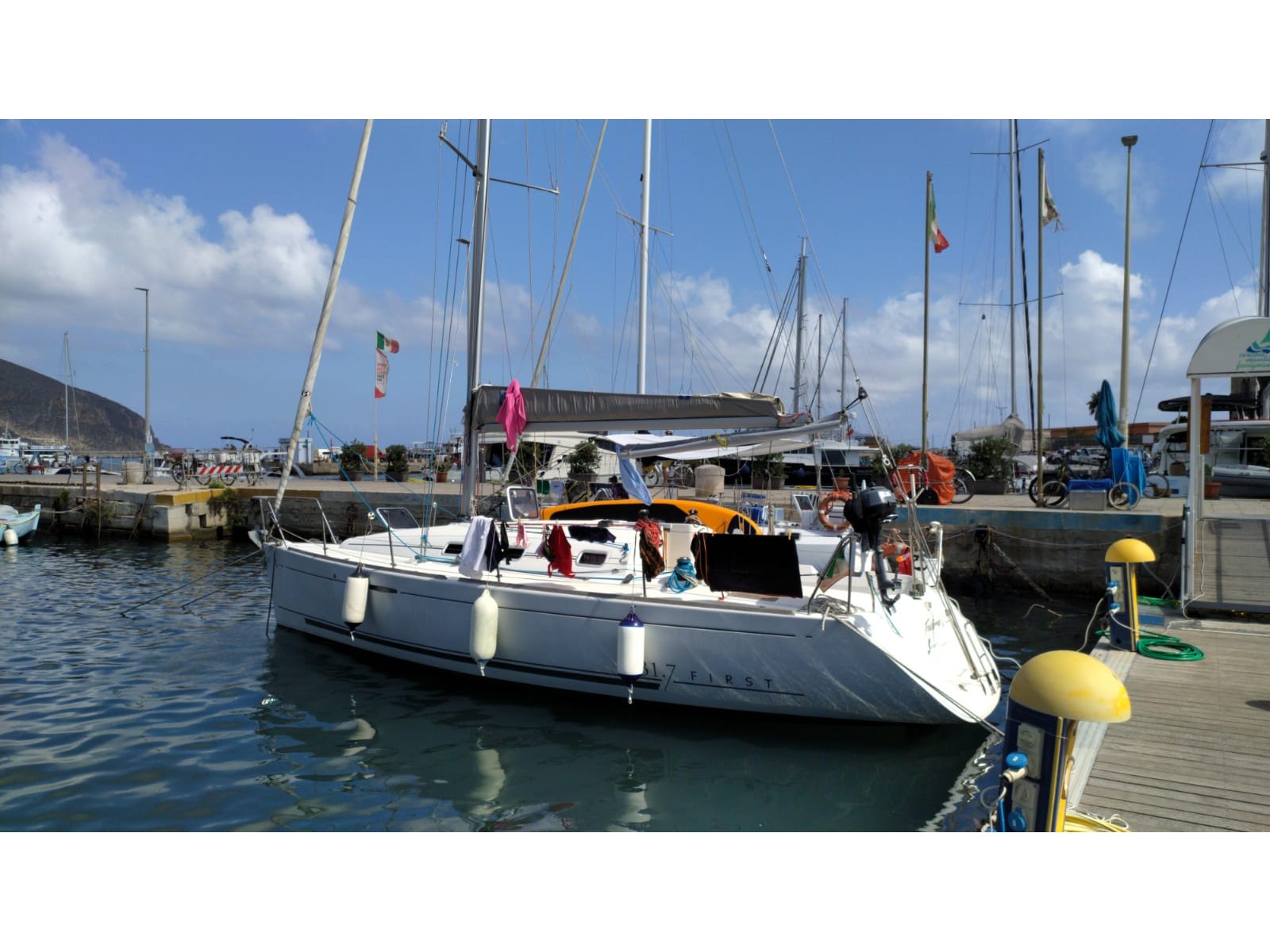 First 31.7 - Yacht Charter Marsala & Boat hire in Italy Sicily Aegadian Islands Marsala Marsala Marina 1