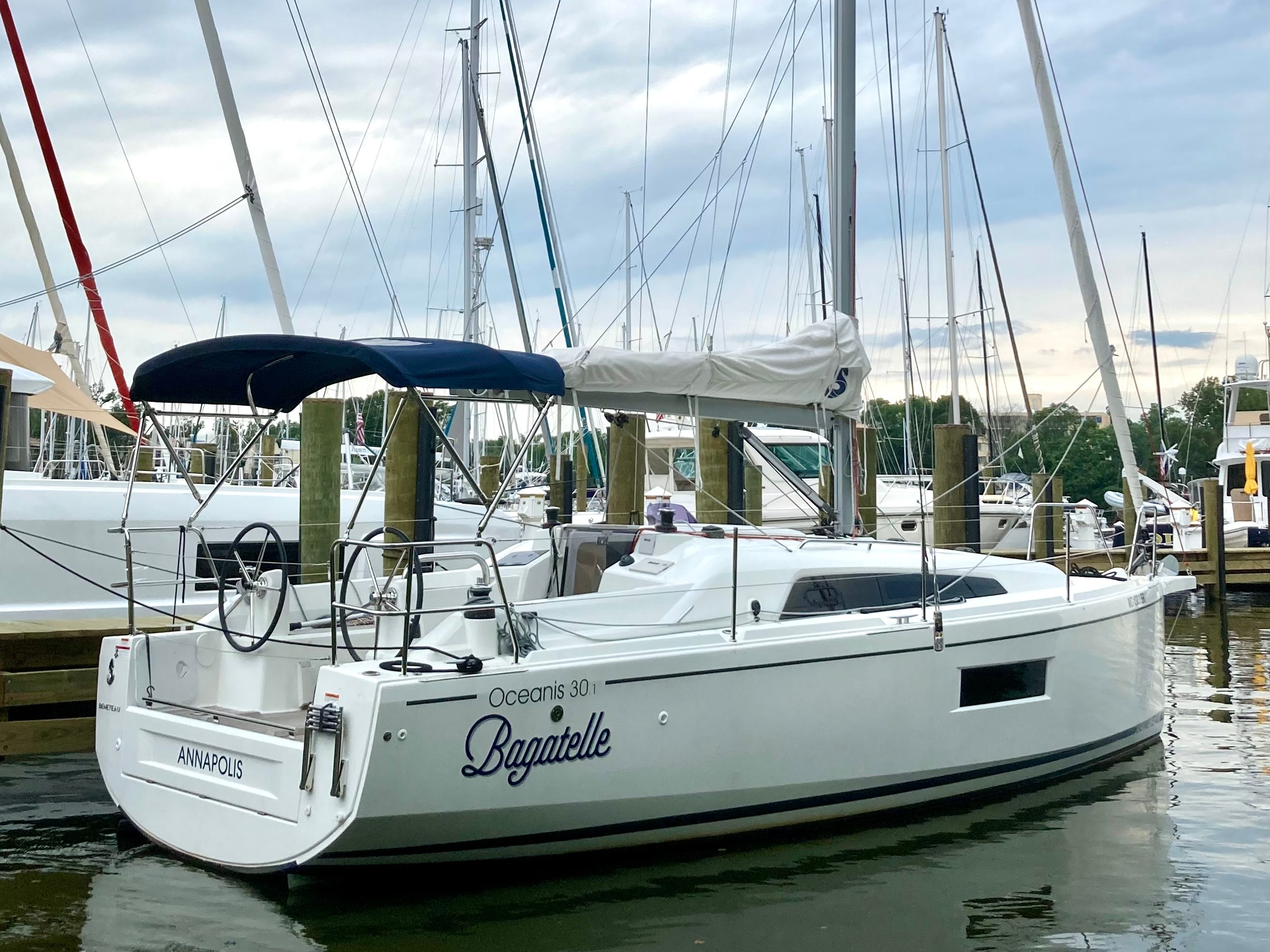 Oceanis 30.1 - Sailboat Charter USA & Boat hire in United States Chesapeake Bay Maryland Annapolis Annapolis City Marina 3