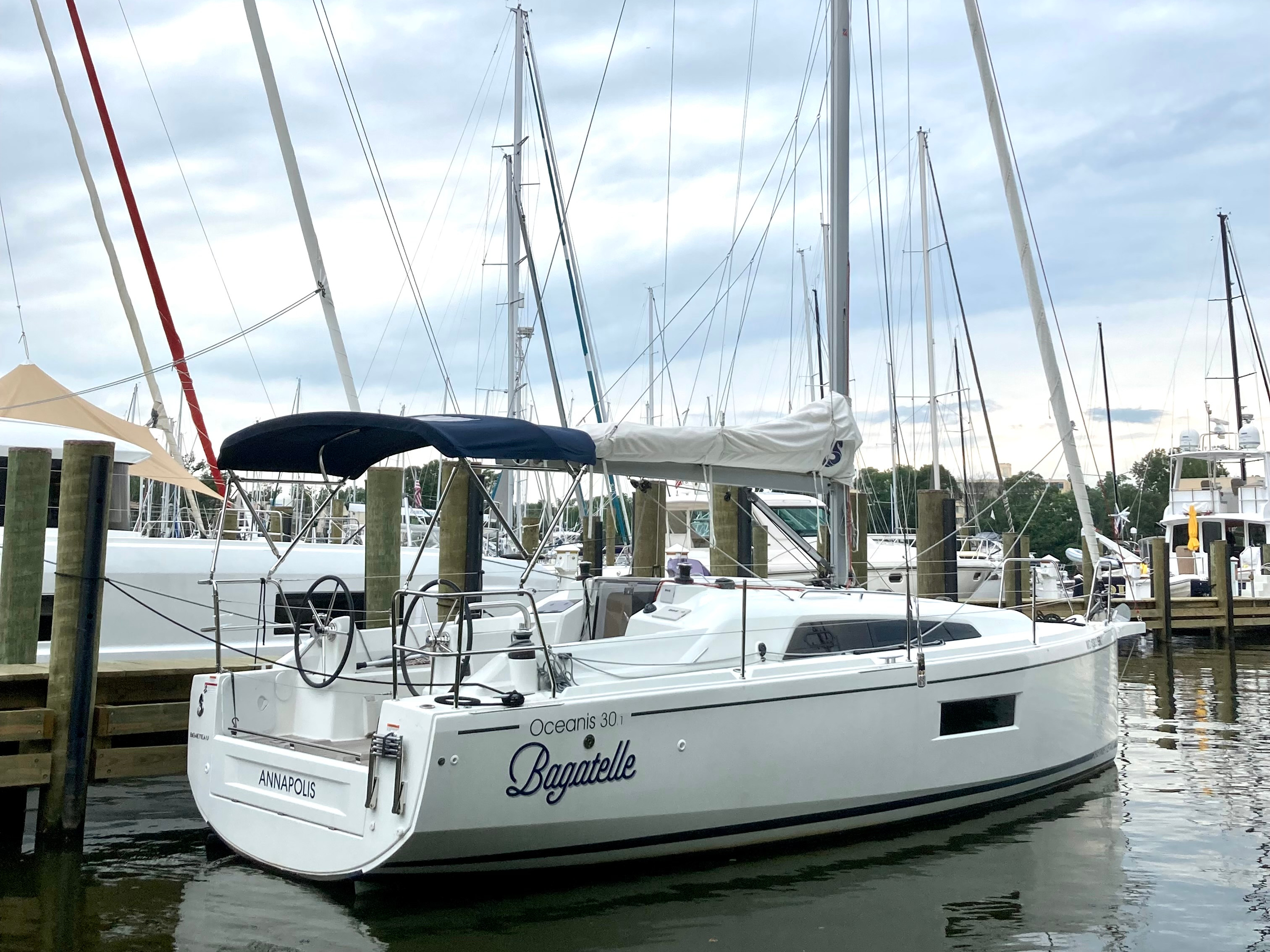 Oceanis 30.1 - Sailboat Charter USA & Boat hire in United States Chesapeake Bay Maryland Annapolis Annapolis City Marina 4