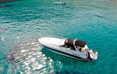 Pershing 39 - Yacht Charter Tuscany & Boat hire in Italy Tuscany Follonica Marina di Scarlino 2