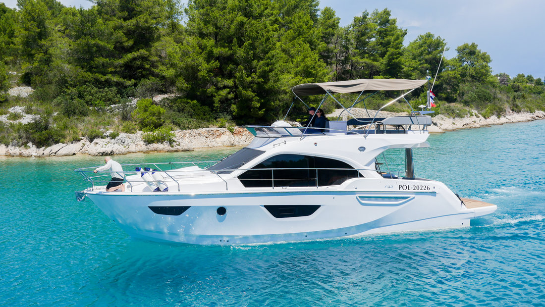 Sessa Fly 42 - 2 cab. - Yacht Charter Podstrana & Boat hire in Croatia Split-Dalmatia Split Podstrana Marina Lav 4