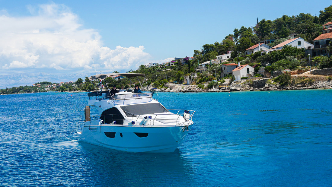 Sessa Fly 42 - 2 cab. - Yacht Charter Podstrana & Boat hire in Croatia Split-Dalmatia Split Podstrana Marina Lav 5