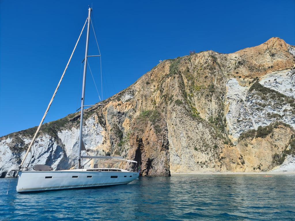 D&D Kufner 54 - Yacht Charter Ponza & Boat hire in Italy Pontine Islands Ponza Porto di Ponza 1