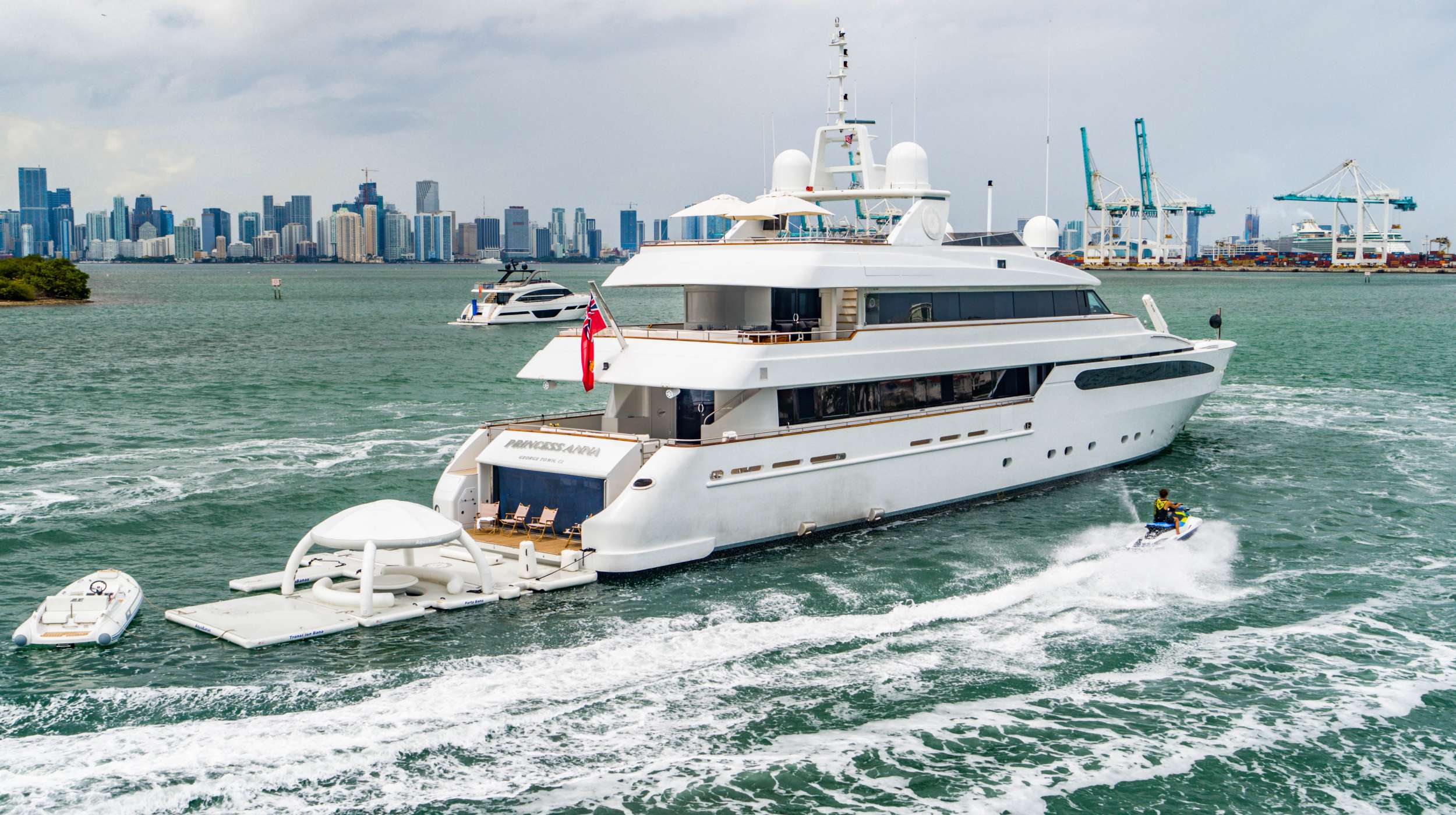 Princess Anna - Motor Boat Charter USA & Boat hire in Florida & Bahamas 1