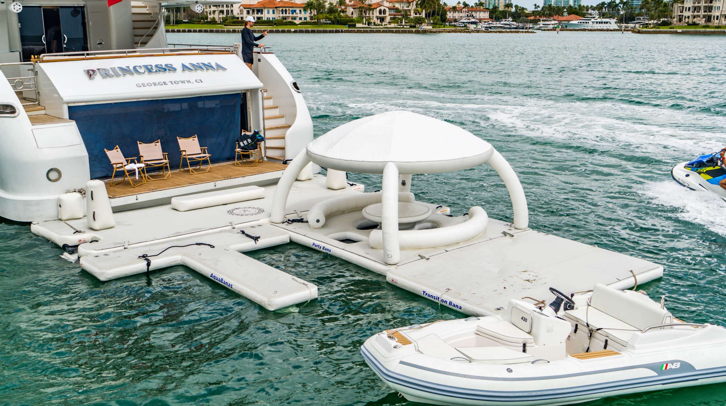 Princess Anna - Motor Boat Charter USA & Boat hire in Florida & Bahamas 2
