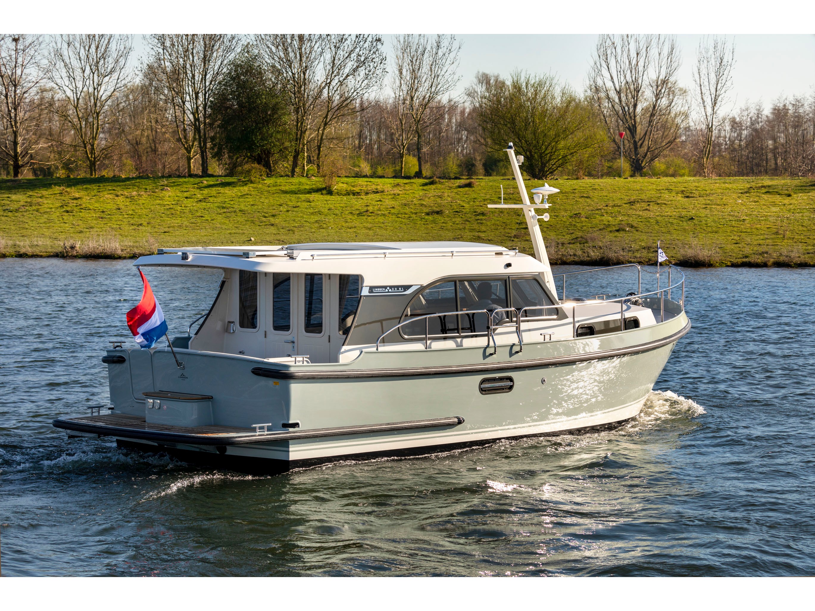Linssen Grand Sturdy 29.9 Sedan - Yacht Charter Germany & Boat hire in Germany Zehdenick-Mildenberg Marina Alter Hafen 2