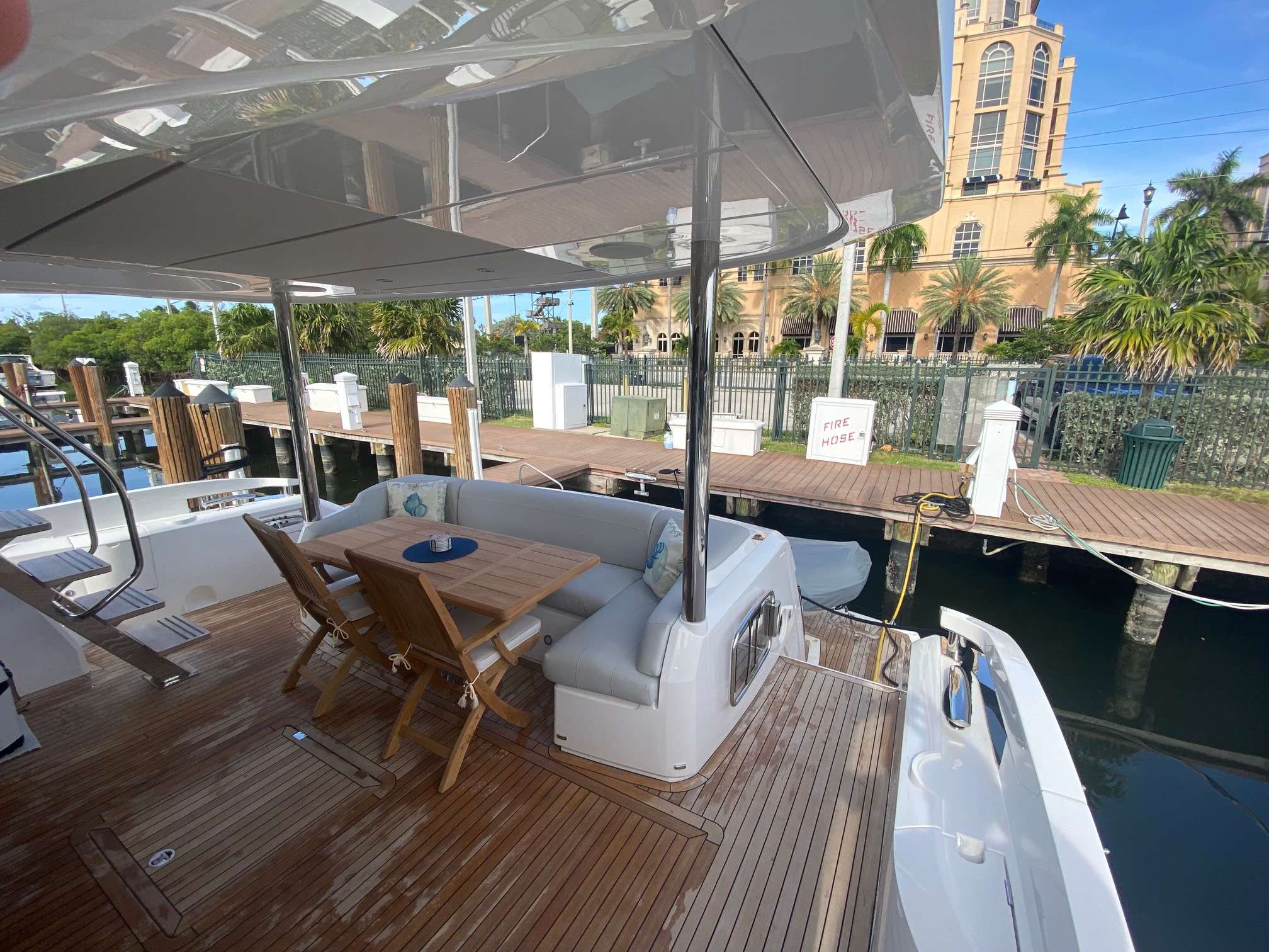 Lago Paradise  - Yacht Charter Annapolis & Boat hire in US East Coast & Bahamas 4