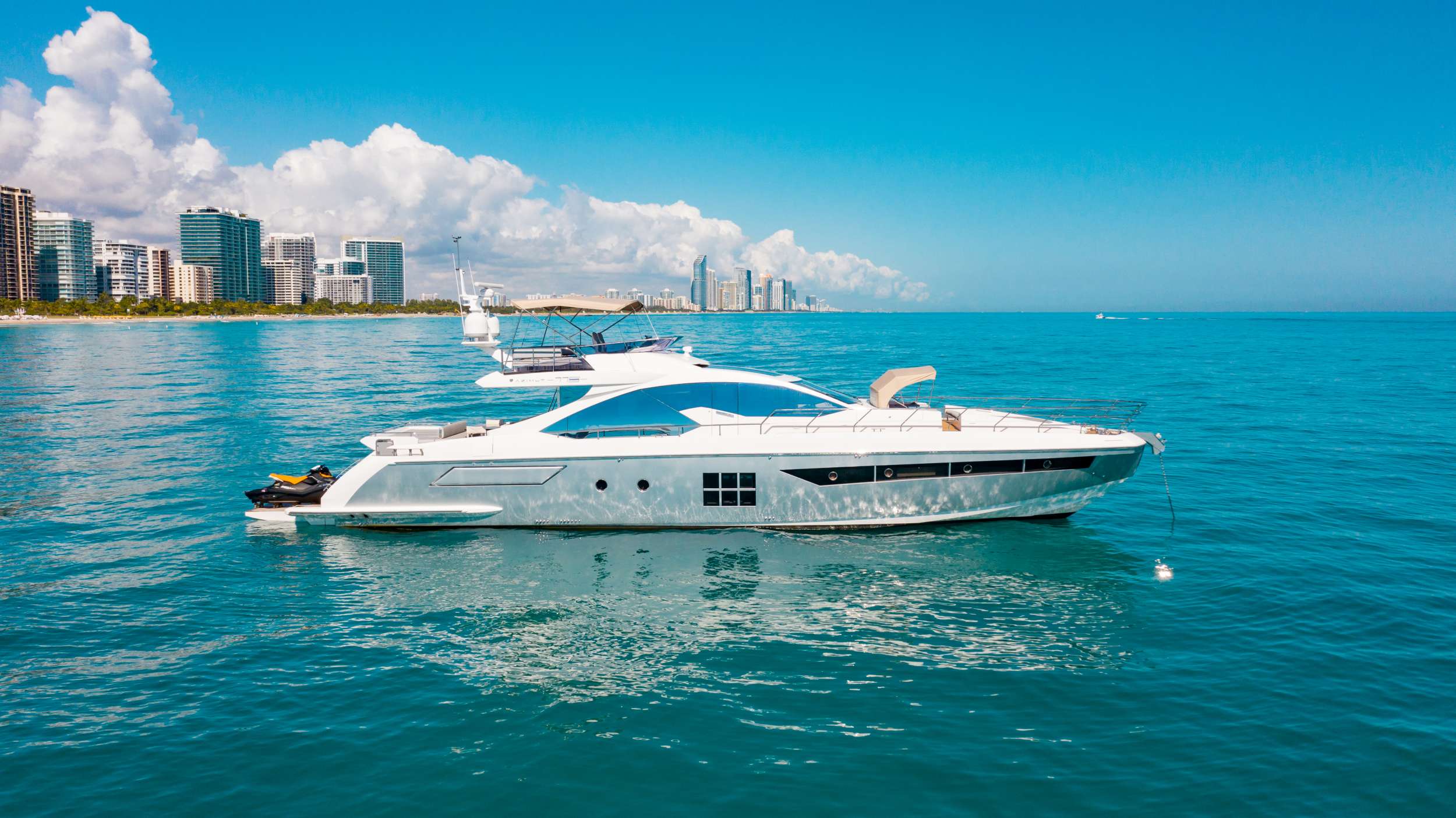 Rolling Loud - Motor Boat Charter USA & Boat hire in Florida & Bahamas 1