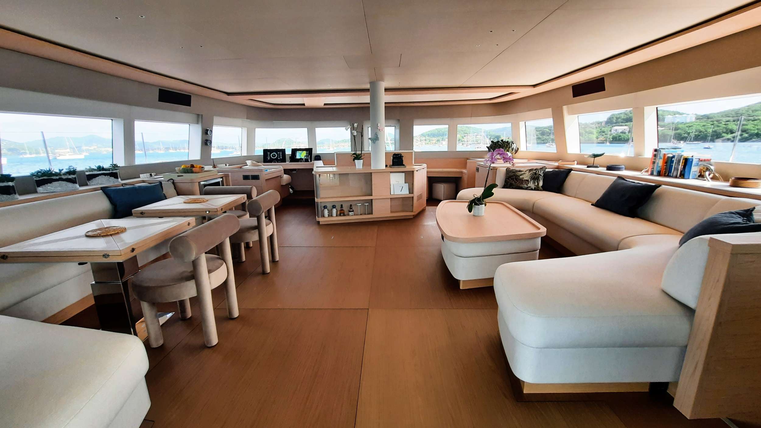 MANE et NOCTE - Luxury yacht charter Maldives & Boat hire in Indian Ocean & SE Asia 3