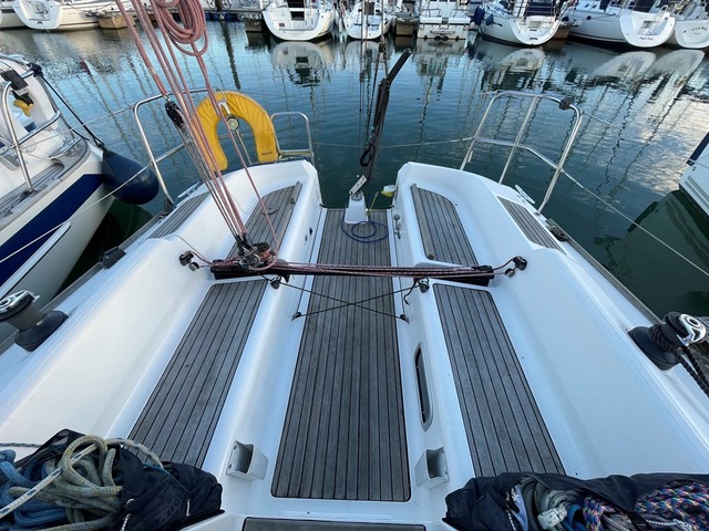 Elan 31 - Yacht Charter The Solent & Boat hire in United Kingdom England The Solent Southampton Hamble-Le-Rice Hamble Point Marina 2