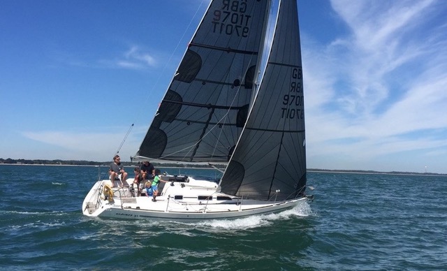 Elan 31 - Yacht Charter The Solent & Boat hire in United Kingdom England The Solent Southampton Hamble-Le-Rice Hamble Point Marina 4
