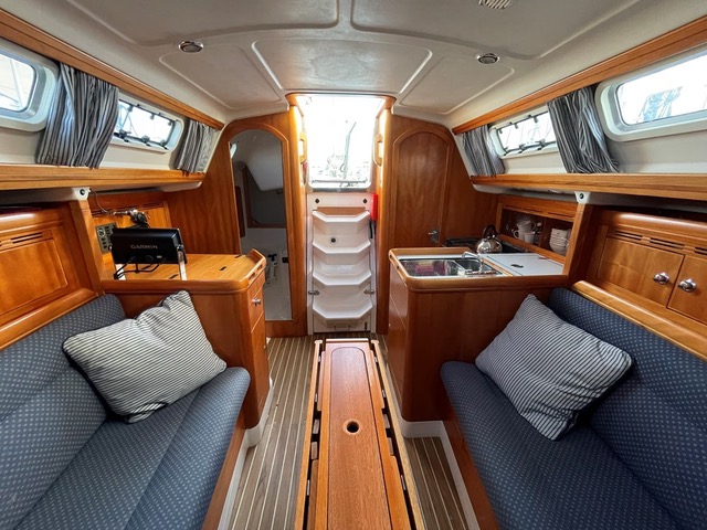 Elan 31 - Yacht Charter The Solent & Boat hire in United Kingdom England The Solent Southampton Hamble-Le-Rice Hamble Point Marina 5