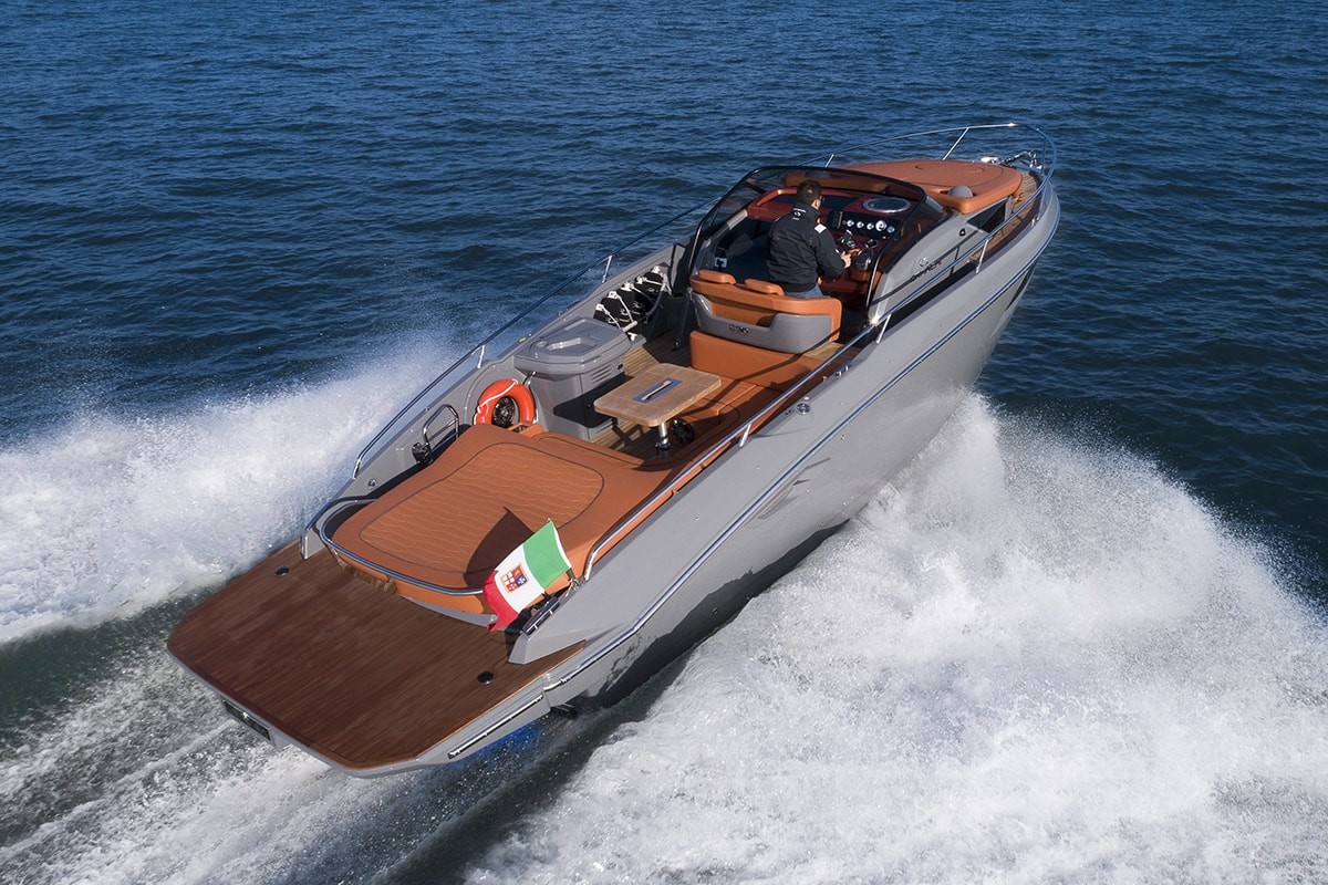 Cranchi E30 Endurance - Motor Boat Charter Sardinia & Boat hire in Italy Sardinia Costa Smeralda Portisco Marina di Portisco 3