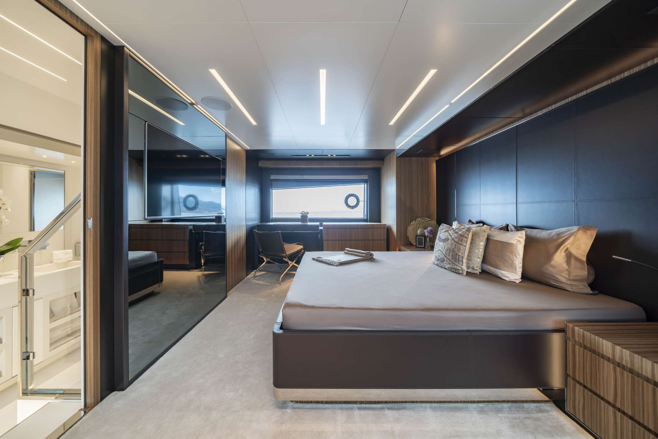 Maximus - Yacht Charter Cannes & Boat hire in Fr. Riviera & Tyrrhenian Sea 4