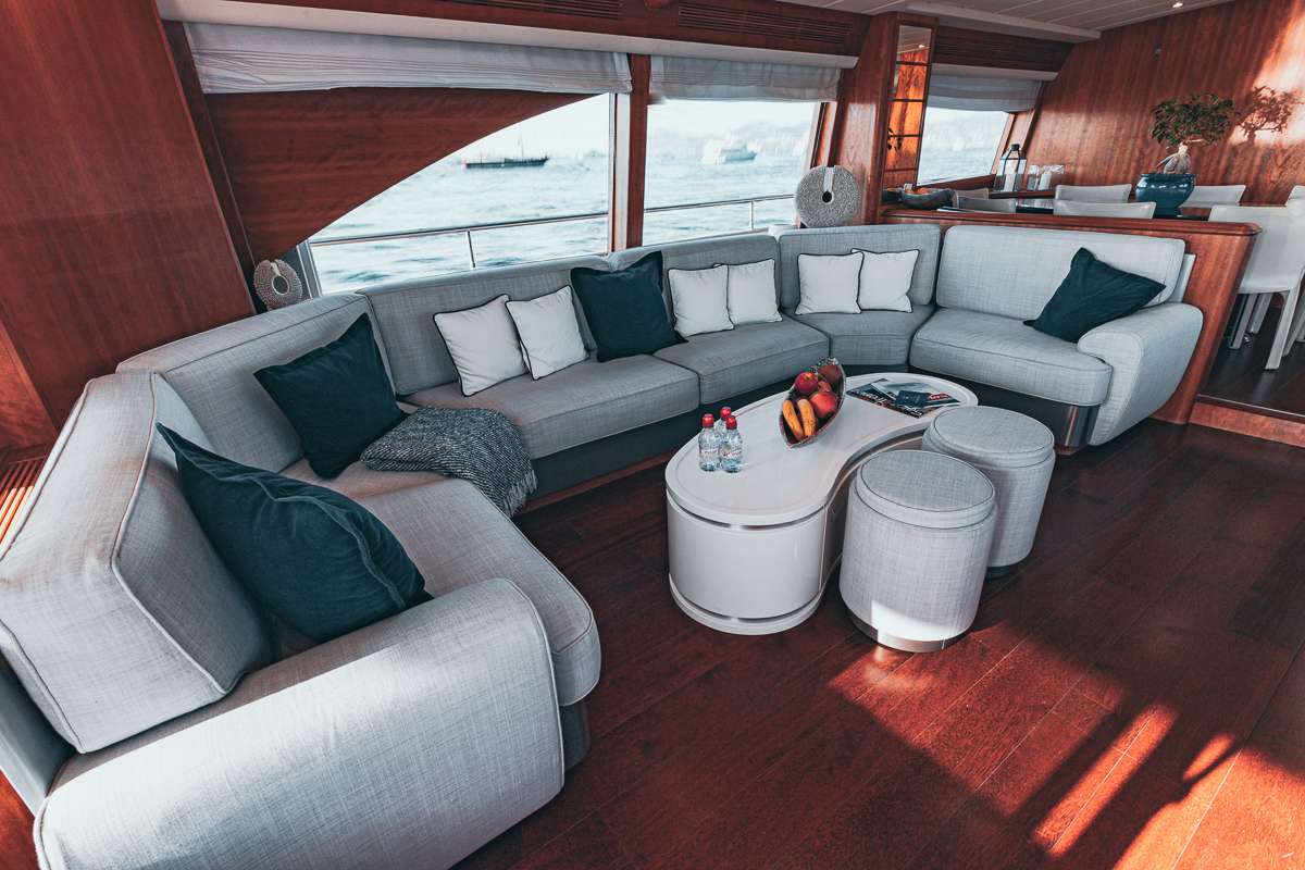 Lady Amanda - Yacht Charter Trapani & Boat hire in Fr. Riviera & Tyrrhenian Sea 2