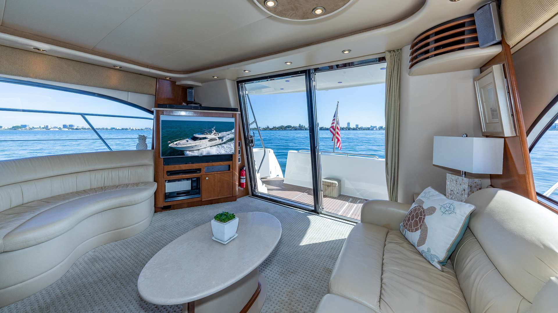 ELEGANT LADY - Luxury yacht charter Bahamas & Boat hire in Florida & Bahamas 2