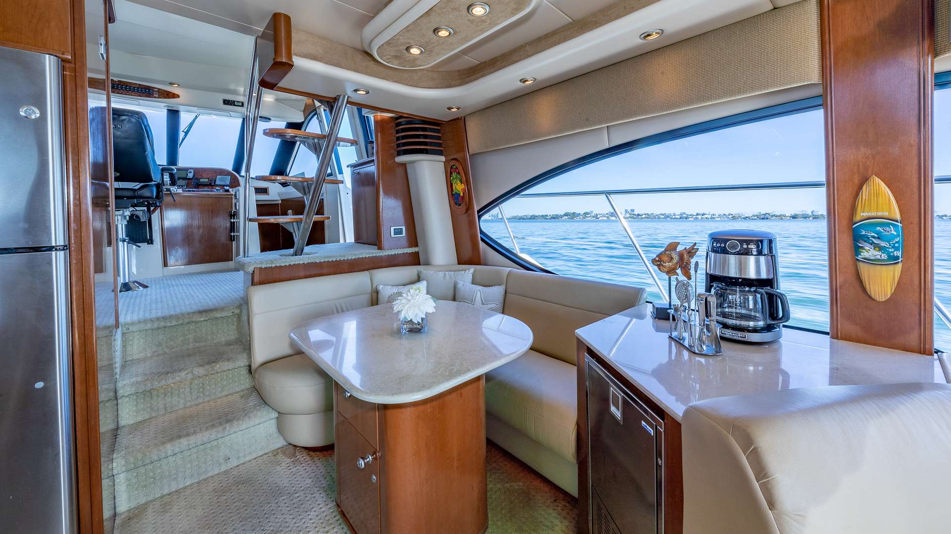 ELEGANT LADY - Luxury yacht charter Bahamas & Boat hire in Florida & Bahamas 3