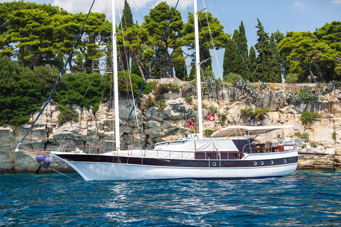 San - Location de Goélette dans le Monde Entier & Boat hire in Croatia Split-Dalmatia Split Trogir Trogir ACI Marina Trogir 1