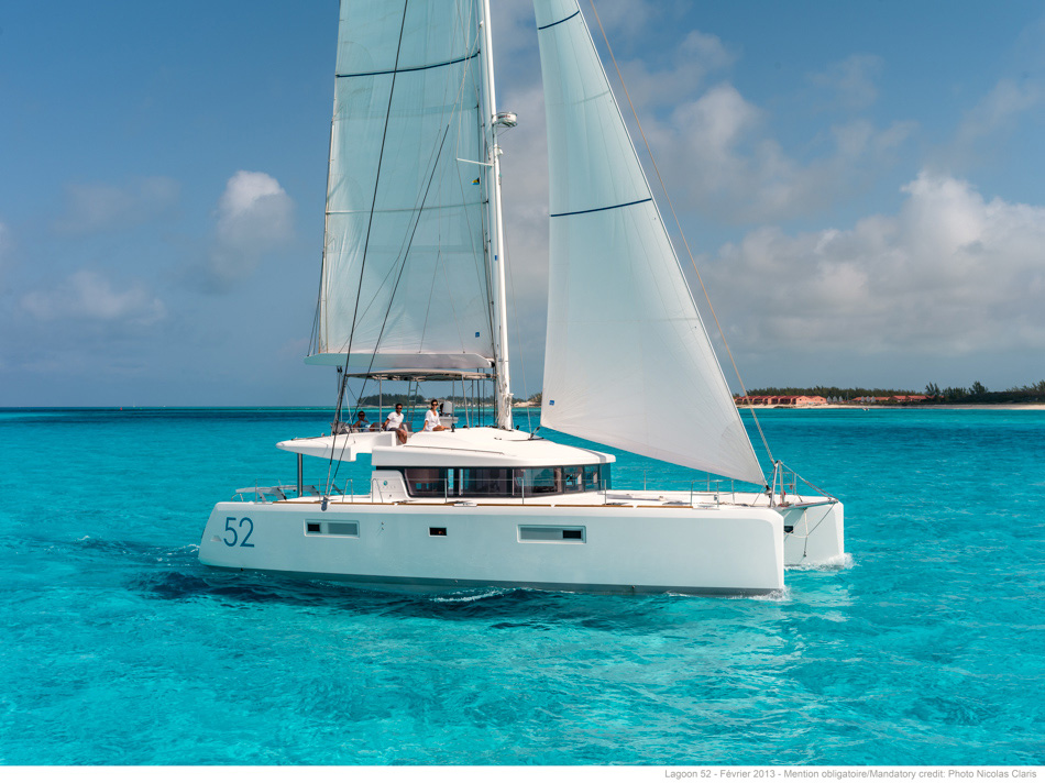 Lagoon 52 F - 6 + 2 cab. - Yacht Charter New Caledonia & Boat hire in New Caledonia Noumea Port Moselle 1