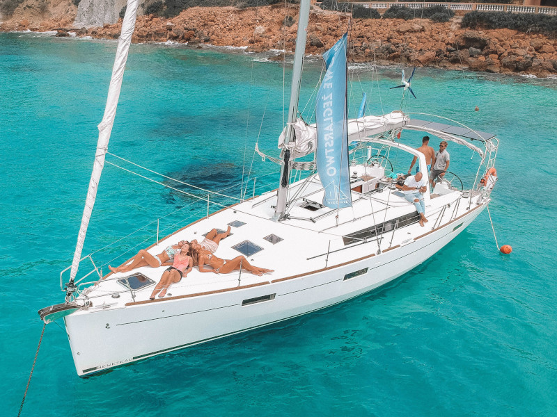 Oceanis 45 - Yacht Charter Cagliari & Boat hire in Italy Sardinia Costa del Sud Gulf of Cagliari Cagliari Cagliari 6