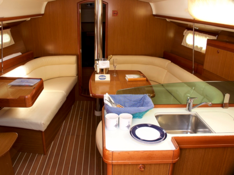 Sun Odyssey 39i - Yacht Charter Pontevedra & Boat hire in Spain Galicia Pontevedra Real Club Nautico de Vigo 4
