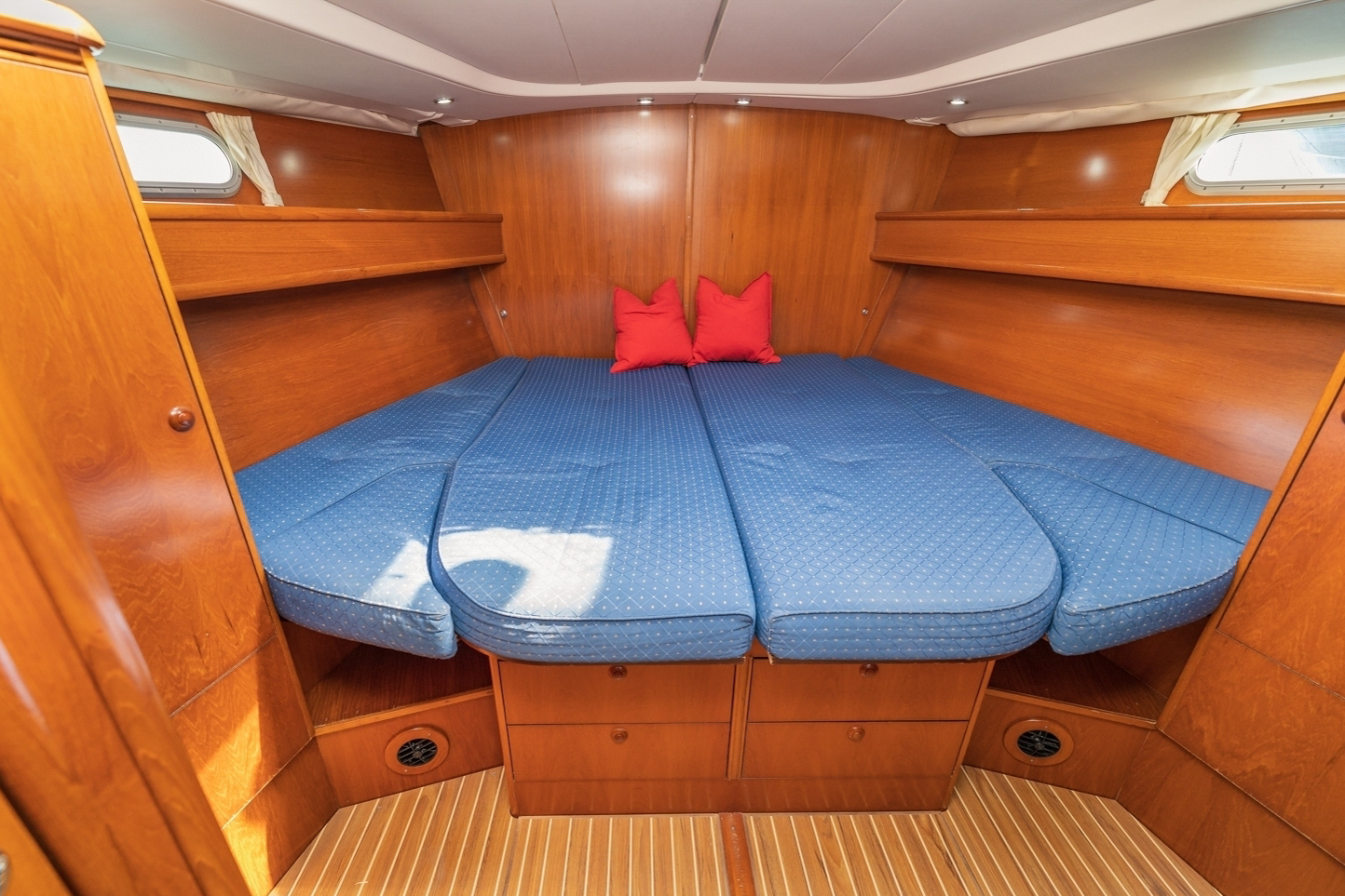 Sun Odyssey 54DS - Yacht Charter Procida & Boat hire in Italy Procida Marina di Procida 4