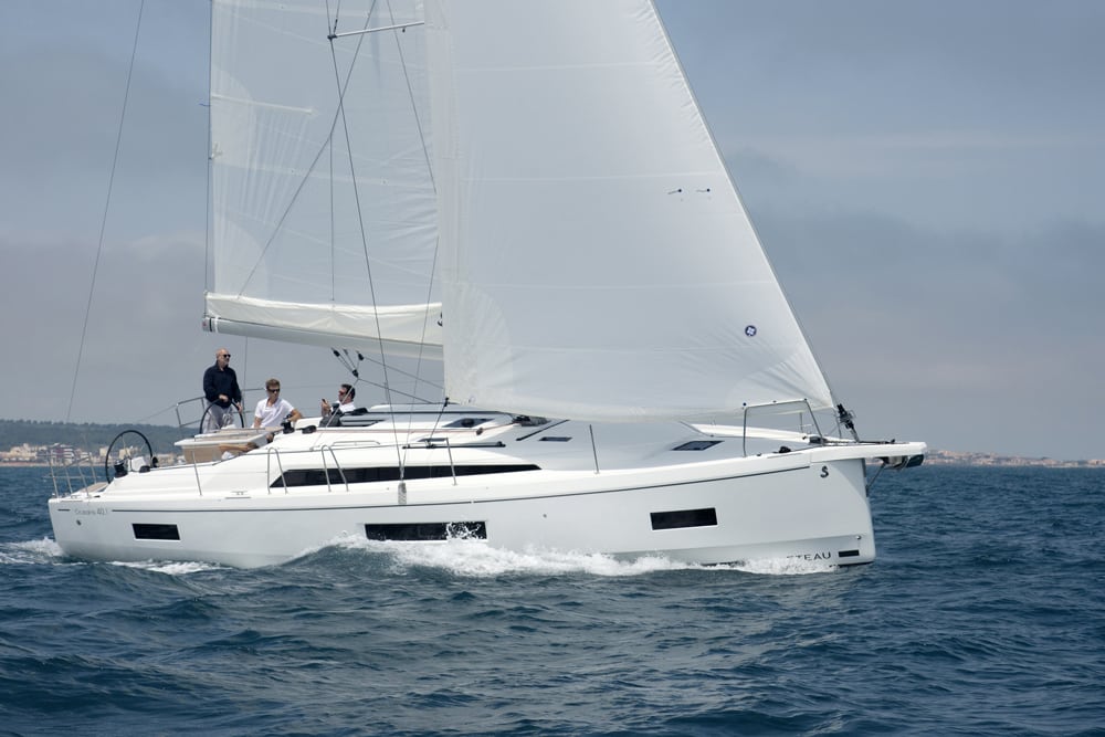 Oceanis 40.1 - Sailboat Charter Martinique & Boat hire in Martinique Le Marin Marina du Marin 1