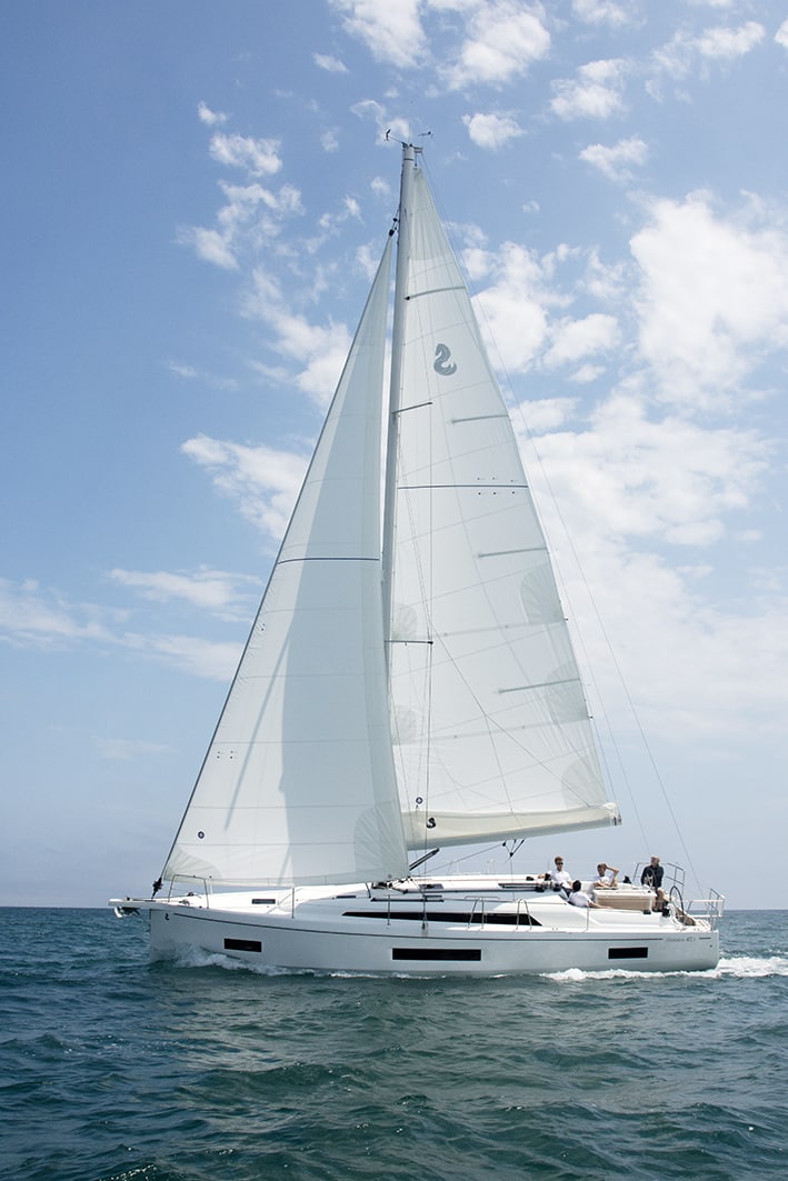 Oceanis 40.1 - Yacht Charter Martinique & Boat hire in Martinique Le Marin Marina du Marin 4