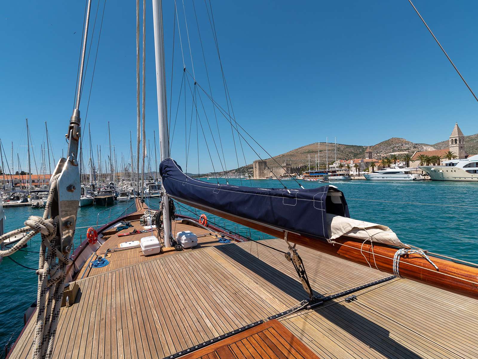 Smart Spirit - Yacht Charter Novigrad & Boat hire in Croatia 5